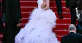 Demet Özdemir Cannes kırmızı halısında Türk modasını temsil etti