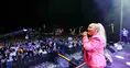 Kibariye Manisa konserinde hemşehrileriyle buluştu