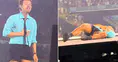 Harry Styles sahnede yere yığılınca hayranlarını panikletti