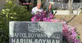 Safiye Soyman oğlunu mezarı başında andı