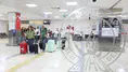 İlk uçuşun yolcuları Van’da çiçeklerle karşılandı Tahran’dan 80 turist geldi