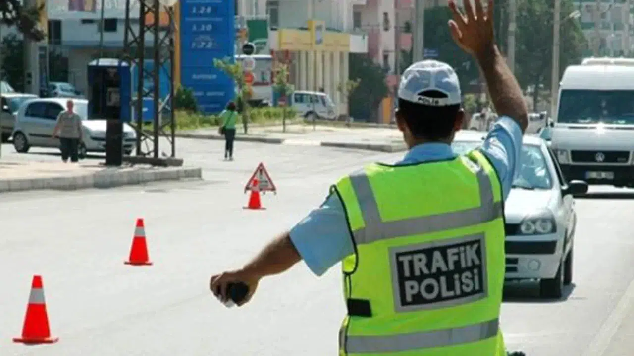 Polisten Kaçan Sürücüye Şok Ceza: 200 Bin TL, Ehliyet ve Araç 60 Gün Men!