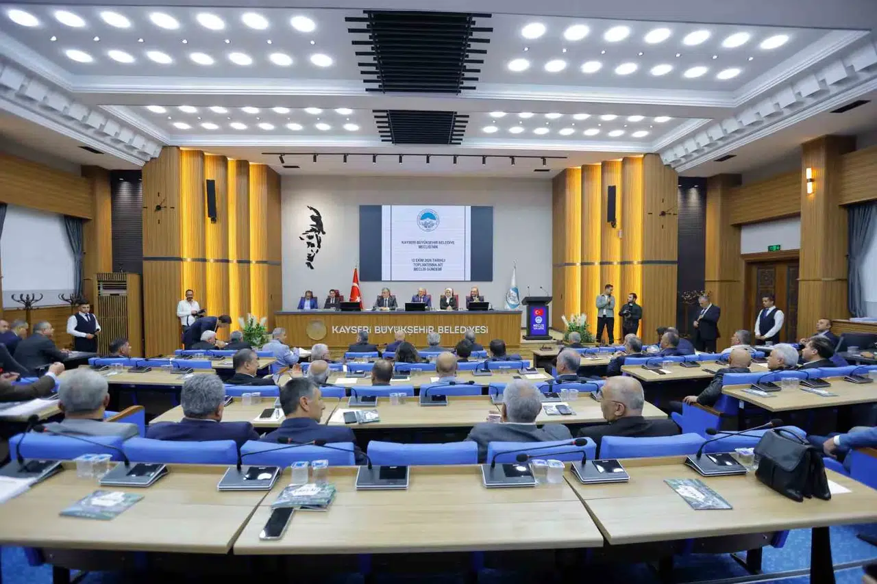 Kayseri'de ulaşım ve sosyal destek hamlesi: 94 kritik karar meclisten geçti