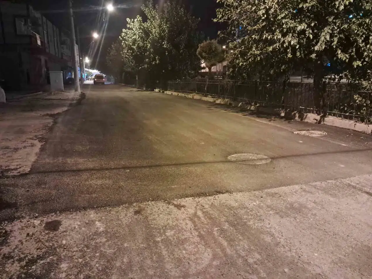 Kilis'te tehlike saçan rögar kapağına kaza sonrası jet asfalt müdahalesi