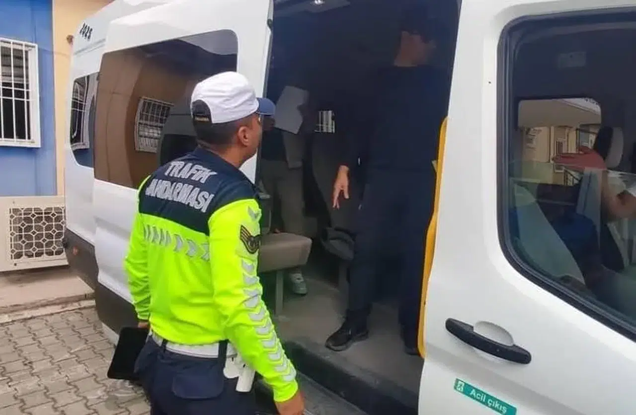 Kilis'te eğitim yuvalarında huzur operasyonu: Jandarmadan sıkı takip