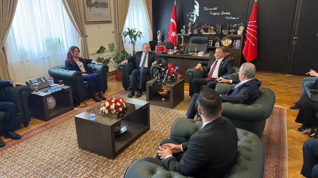 Mecliste bayram trafiği ve yargı tartışması