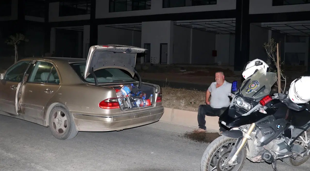Antalya’da ehliyetsiz sürücünün polisten kaçışı 43 bin liraya mal oldu