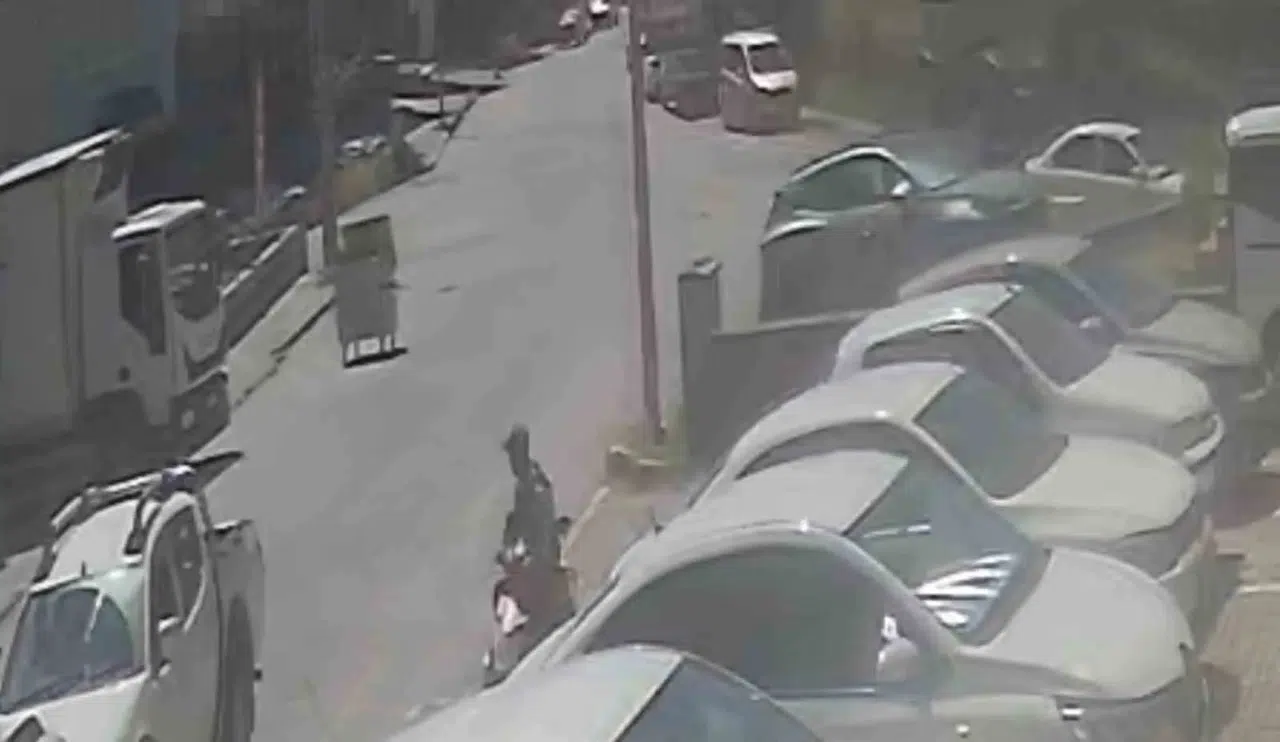 Bitlis'te kontrolden çıkan çöp konteyneri trafiği birbirine kattı