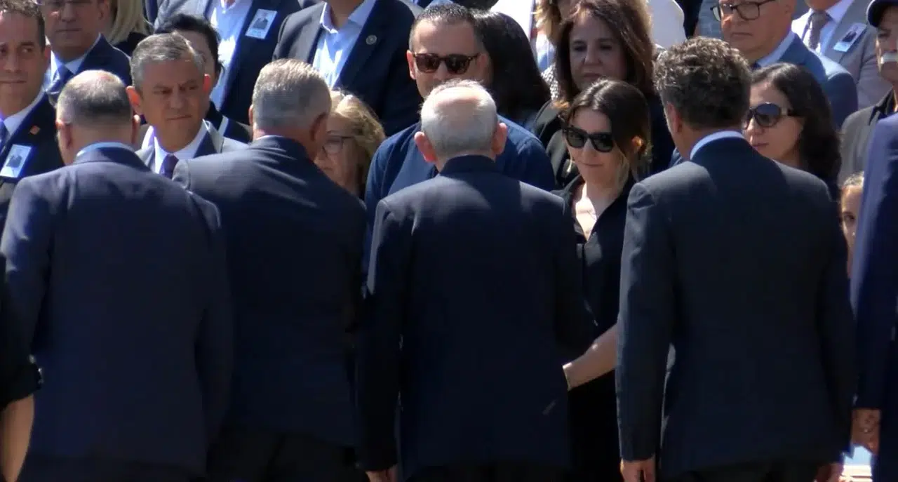 Kılıçdaroğlu ve Özel Meclis’teki cenaze töreninde bir araya geldi