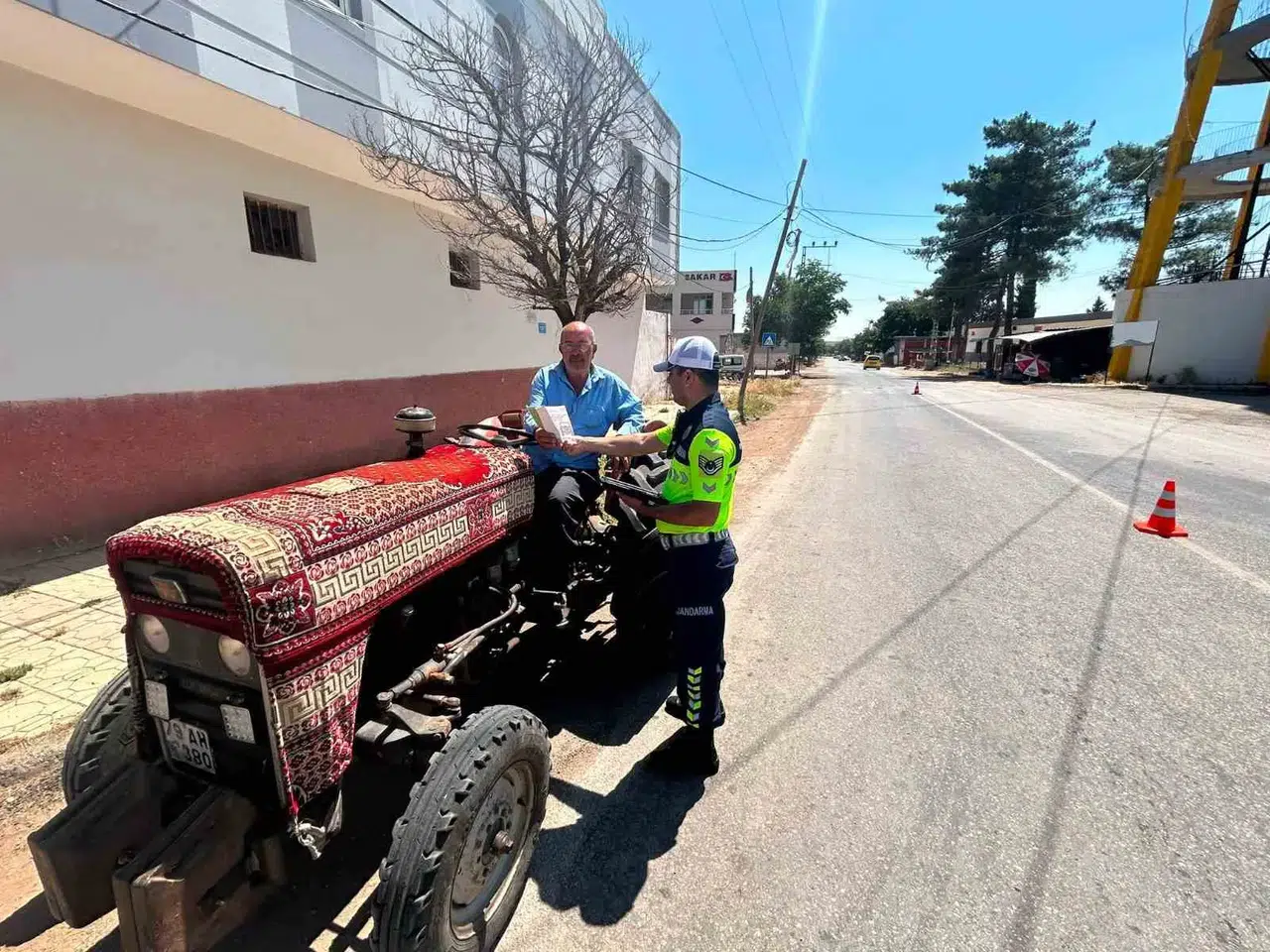Kilis'te tarlalarda traktör mesaisi güvenlik denetimiyle başladı
