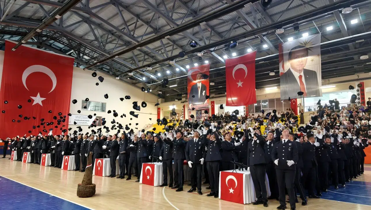 Bitlis'te 407 yeni polis adayı görevine yeminle başladı