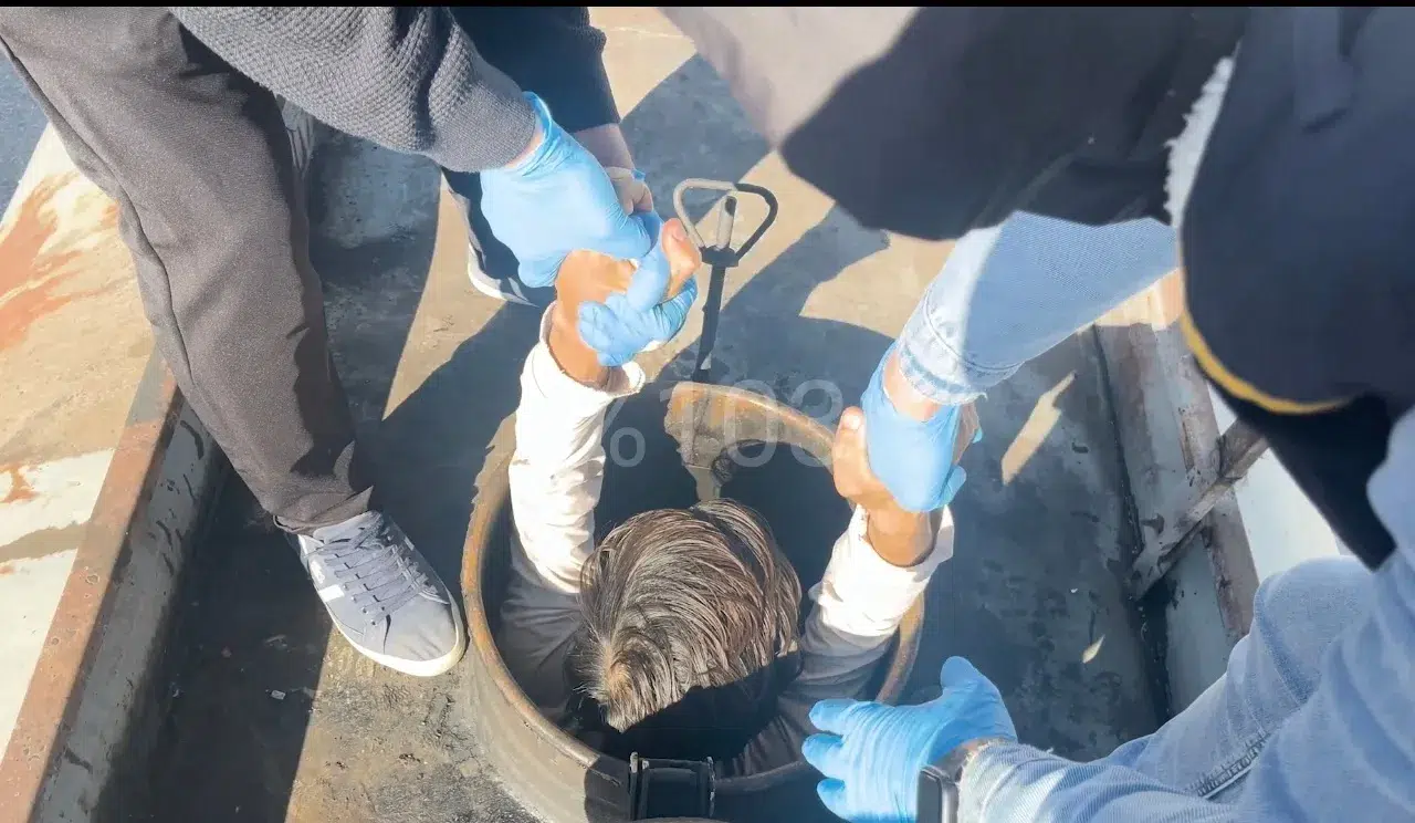 Bitlis'te yakıt tankerinin gizli bölmesinden 30 kaçak çıktı