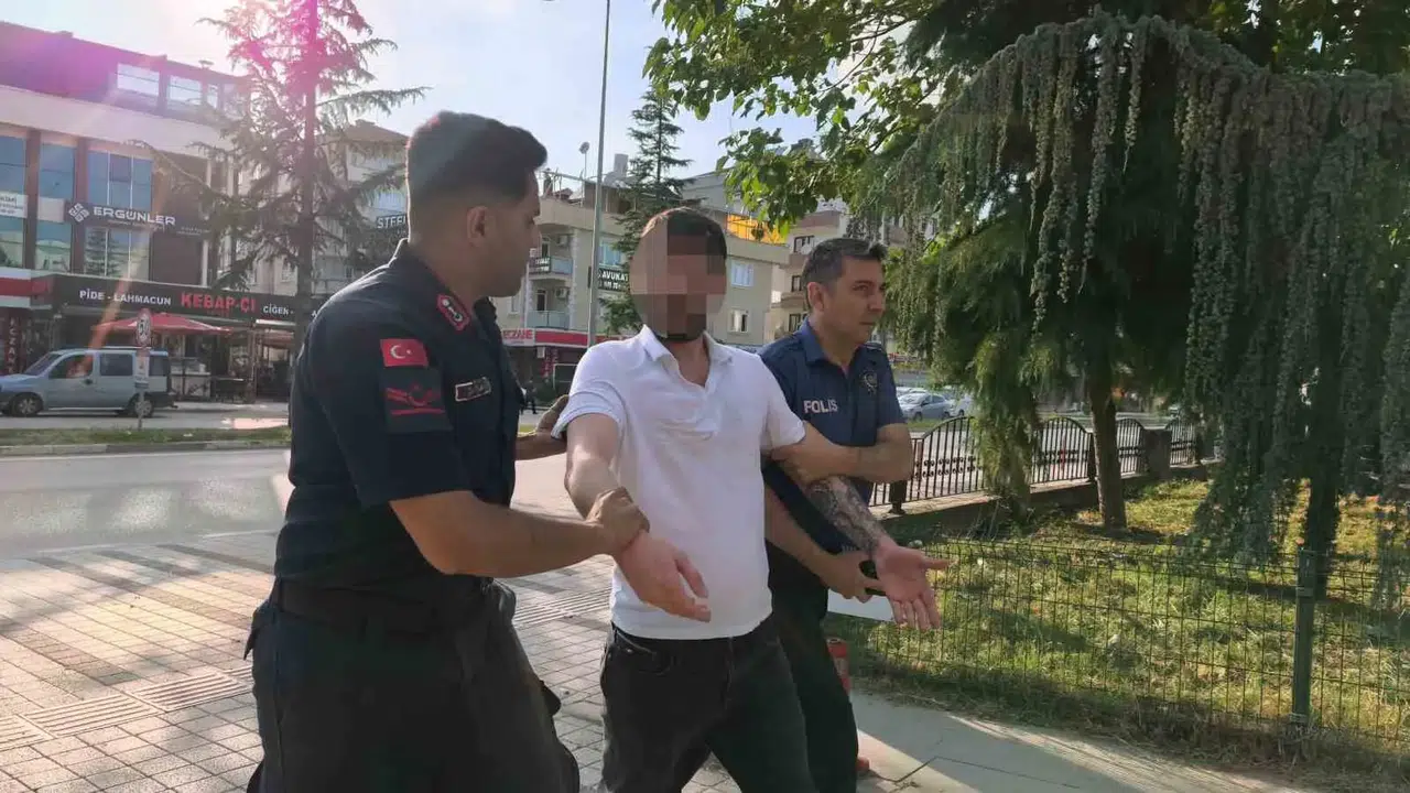 İnegöl sokaklarında kovalamaca Polisten kaçarken yakalandı