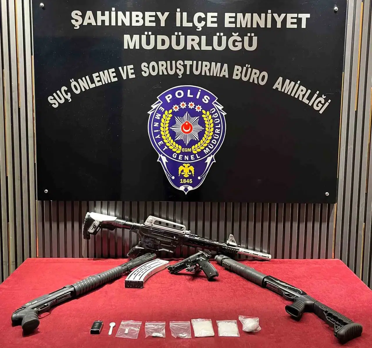 Gaziantep’te polisten silah ve uyuşturucu operasyonu