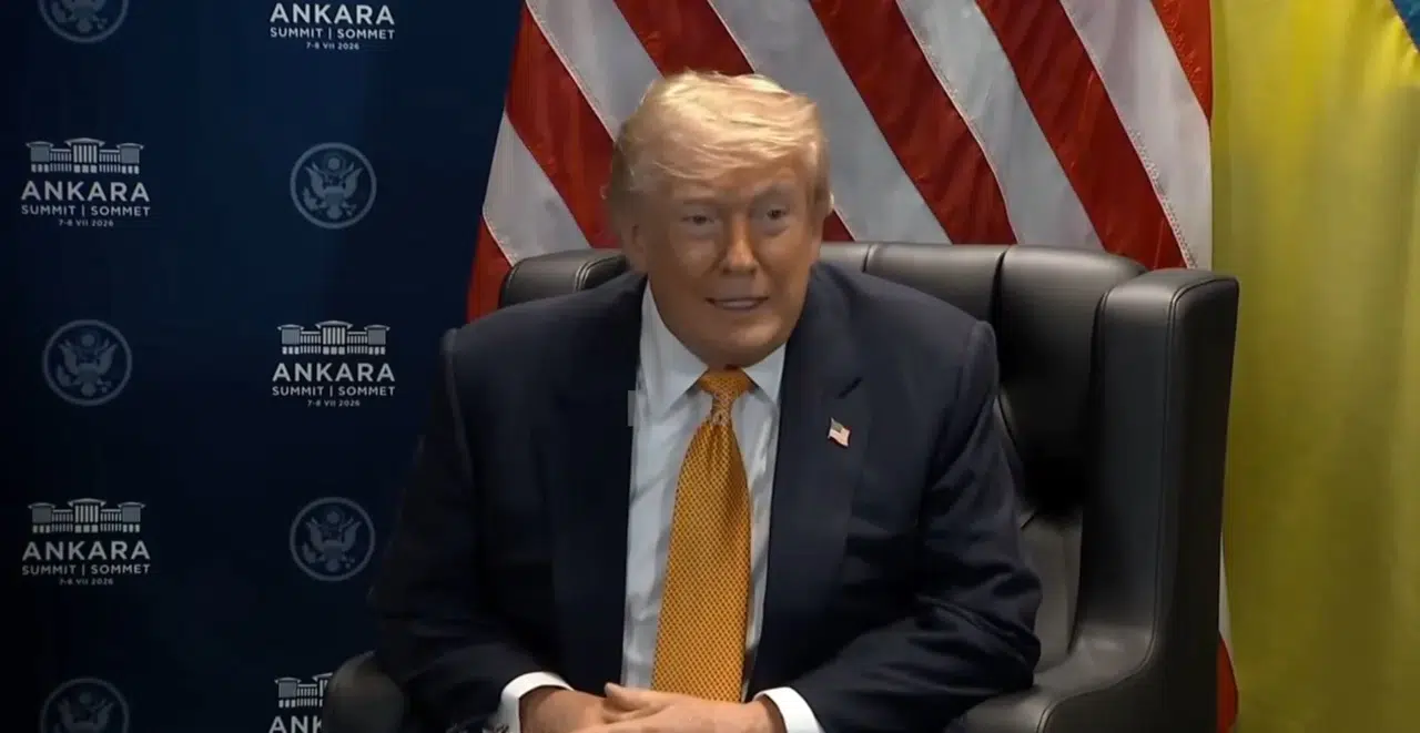 Trump'tan Suriye kararı Terör listesinden çıkarıyorum
