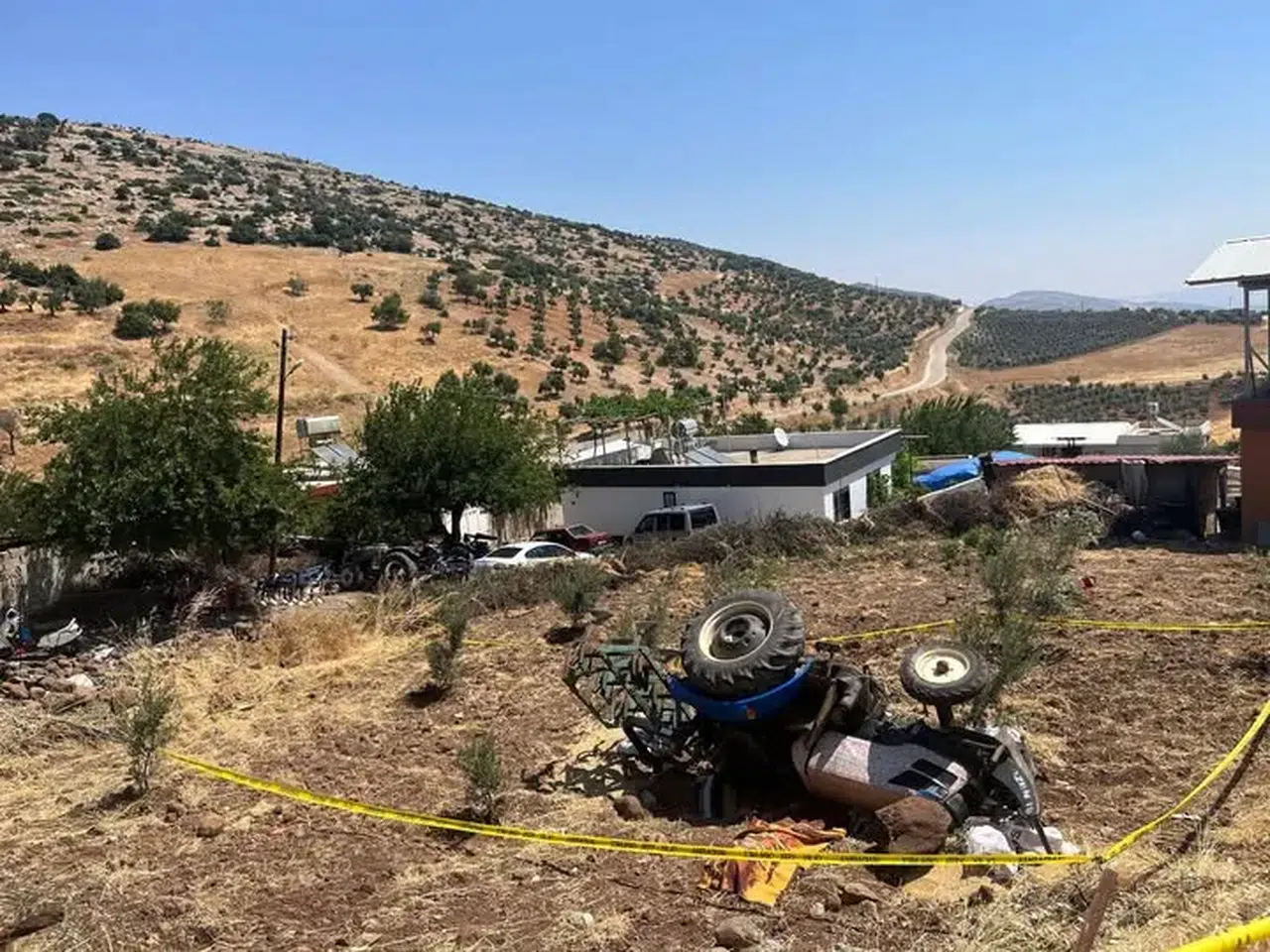 Kilis'te tarladan dönen çiftçi traktör kazasında can verdi