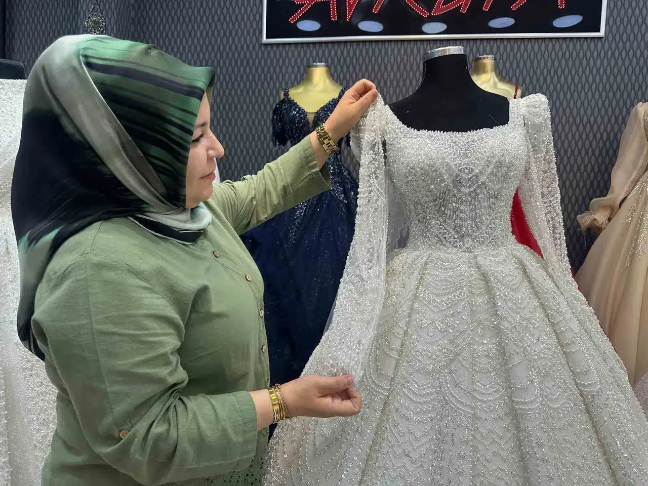 Eskişehir’de gelinlik modasında bu yıl dantel ve kaburga kesim yükselişte