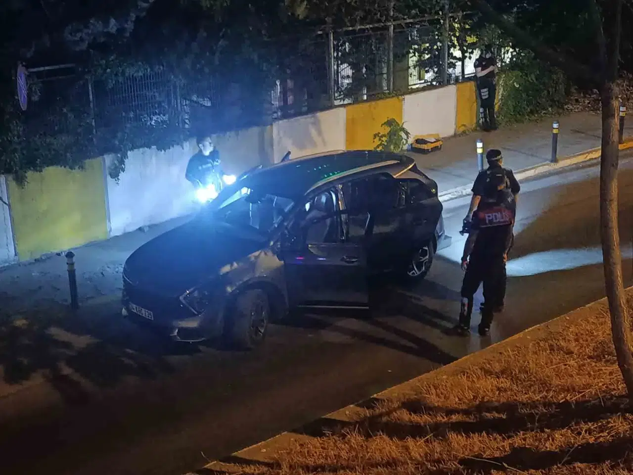 Beylikdüzü’nde polisten kaçan araca operasyon