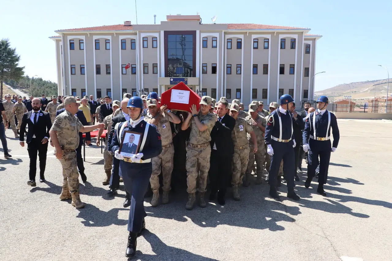 Kilis'te görevli uzman çavuş evinde geçirdiği kalp krizi sonucu vefat etti