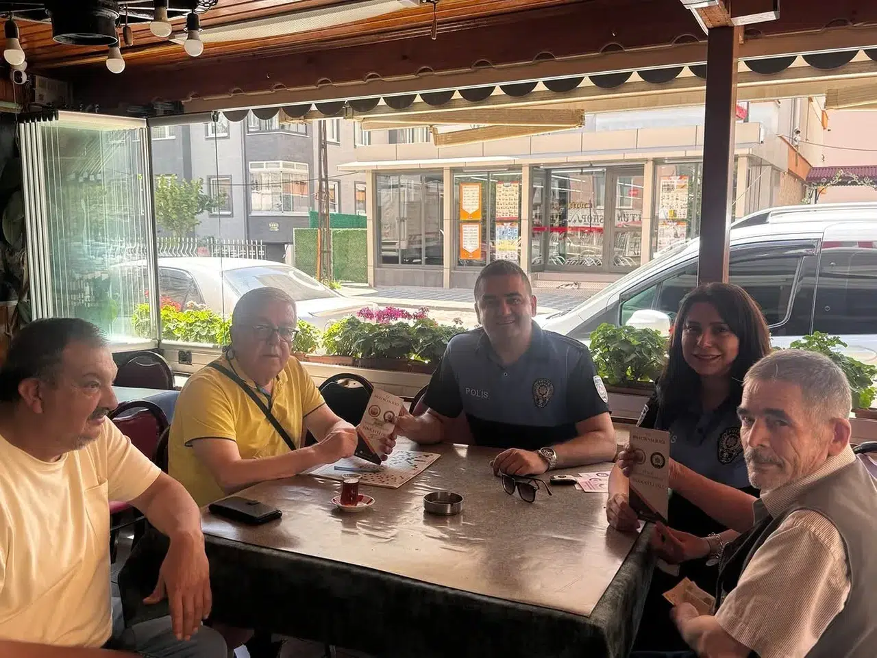 Bozüyük’te polisten kıraathanelere sahte para baskını