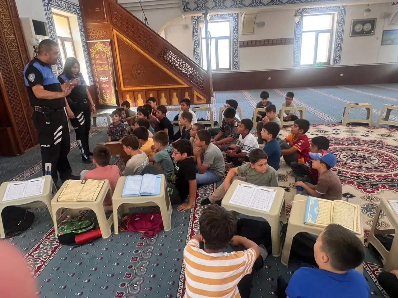 Bozüyük’te polisten çocuklara interneti doğru kullanma dersi