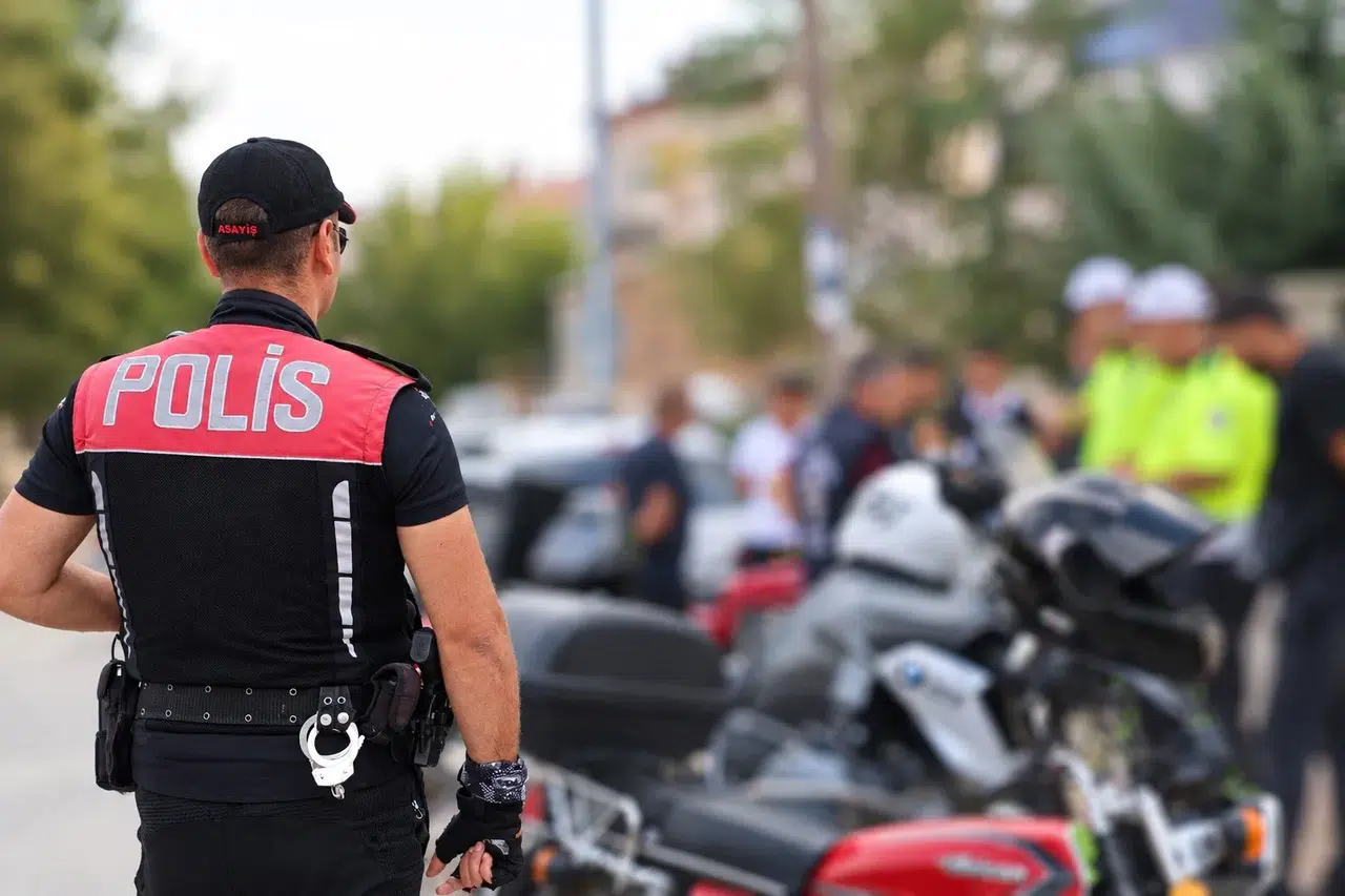 Kaçış planı pahalıya patladı: Plakasız araçla polisten kaçarken servet ödedi