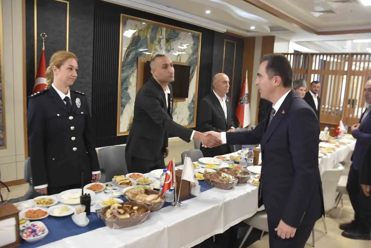 Bitlis'te Gaziler Günü'nde duygusal buluşma: Bağımsızlığın yaşayan abideleri onurlandırıldı