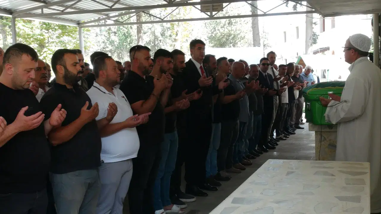 Gaziantep'te dehşet saçan eşin kurbanı olan genç kadın Kilis'te son yolculuğuna uğurlandı