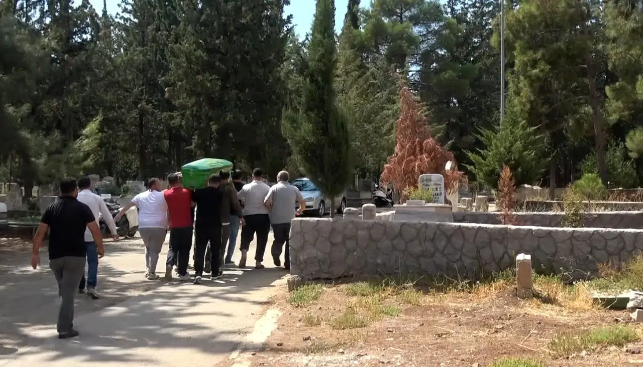 Gaziantep'teki dehşet anları Kilis'te gözyaşlarına dönüştü: Genç anne son yolculuğuna uğurlandı