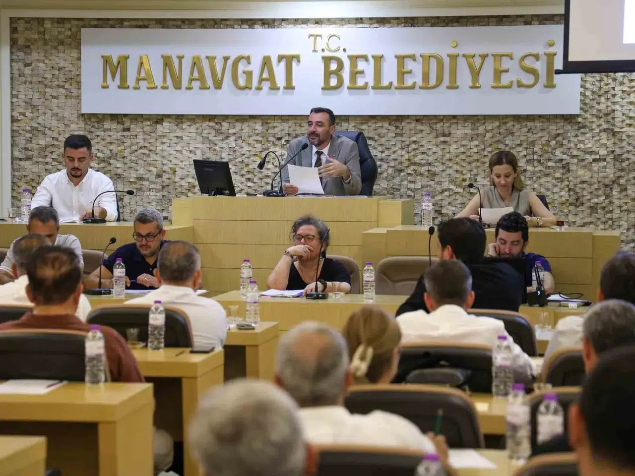 Manavgat'ta hizmet krizi: Muhalefetin ret oyuna rağmen dev iş birliği meclisten geçti