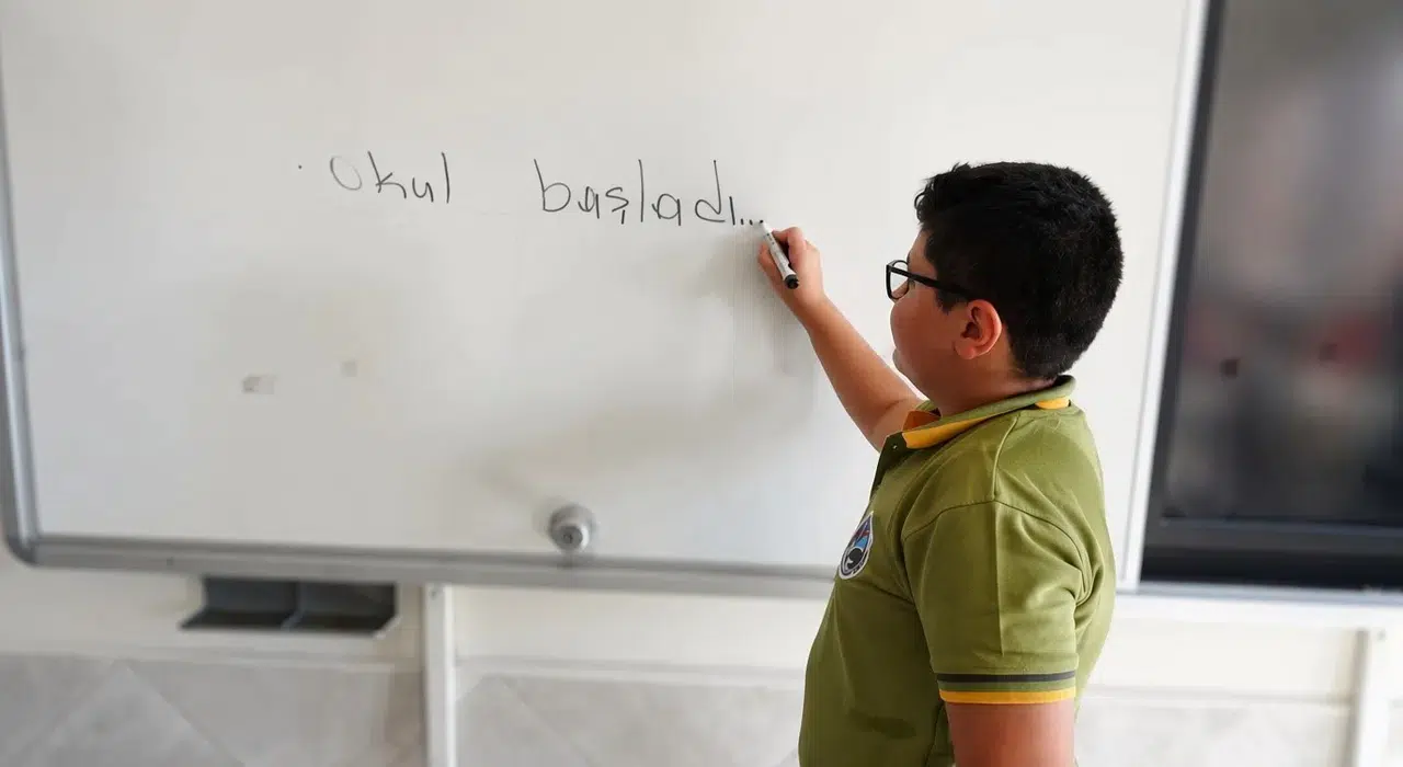 Kilis'te ders zili çaldı: Binlerce öğrenci için yeni dönem heyecanı başladı