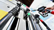 Pompa fiyatlarında gelişme: Benzine beklenen indirim geldi