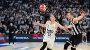 Fenerbahçe Beko sezonu 3 kupayla zirvede noktaladı