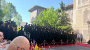 Kürsüye sırtlarını dönen öğrenciler töreni durdurdu