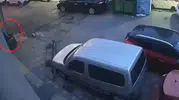 Esenler'de motosiklet hırsızlarına suçüstü: Güvenlik kameraları her şeyi kaydetti