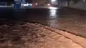 Şanlıurfa'da akşam saatlerinde gelen kabus: Sağanak hayatı felç etti