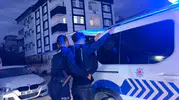Ehliyet hayali kısa sürdü: Kulağındaki düzenek başına iş açtı