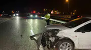 Düzce'de korkutan kaza: Bariyerlere çarpan otomobilin sürücüsü yaralandı