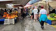 Alanya'da pazar yeri sular altında: Esnaf kendi göbeğini kendi kesti