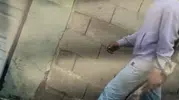 Sosyal medyadaki o görüntüler polisi harekete geçirdi: Sokak ortasında tüfekle yakalandı
