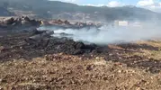 Hastane yakınında korkutan alevler: Traktörlerle müdahale ettiler