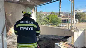 Bodrum'da korkutan ev yangını: Mutfak aletleri küle döndü