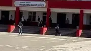 Sınav kapısında nefes kesen anlar: Genç kızın hayalleri için verdiği mücadele yürekleri ağza getirdi