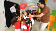 Geleceğin gülüşleri Yunusemre'de güvence altına alınıyor