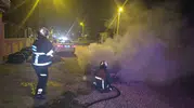 Kızıltepe'de park halindeki araç alevlere teslim oldu