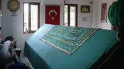 Sakarya Nehri'nin rotasını değiştiren ermiş: Sakar Baba'nın gizemli türbesi ziyaretçi akınına uğruyor