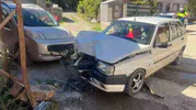 Direksiyon hakimiyeti kaybolunca yolun sonu elektrik direği oldu