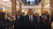 Meclis çatısı altında dikkat çeken protesto: Özgür Özel neden salonu terk etti?
