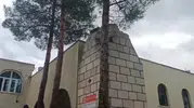 Diyarbakır'da korkutan anlar: Minare evin üzerine böyle çöktü