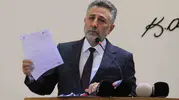 Bayraklı'da rüşvet operasyonu: Eski başkan ve oğlu parmaklıklar ardında
